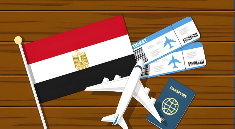 Bandera de Egipto, billetes de avión y pasaporte