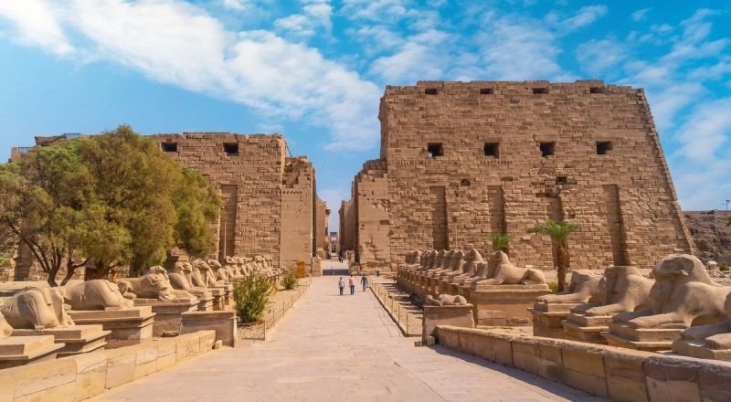 Avenida de esfinges del templo de Karnak, en Luxor