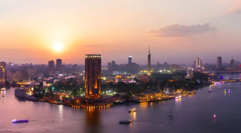 El Cairo al atardecer junto al Nilo