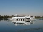 Crucero por el Nilo de Asuán a Luxor con solárium panorámico