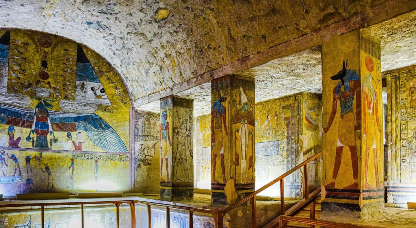 Una tumba decorada del Valle de los Reyes, en Luxor